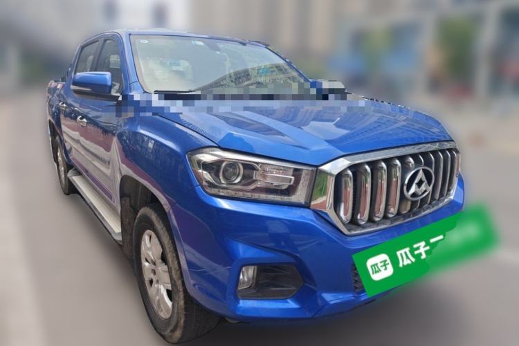 Used SAIC MAXUS T60 2017 2.0T Gasoline Automatic Two-Wheel Drive High-Ride Luxury Standard Cab Front Right 45 Deg