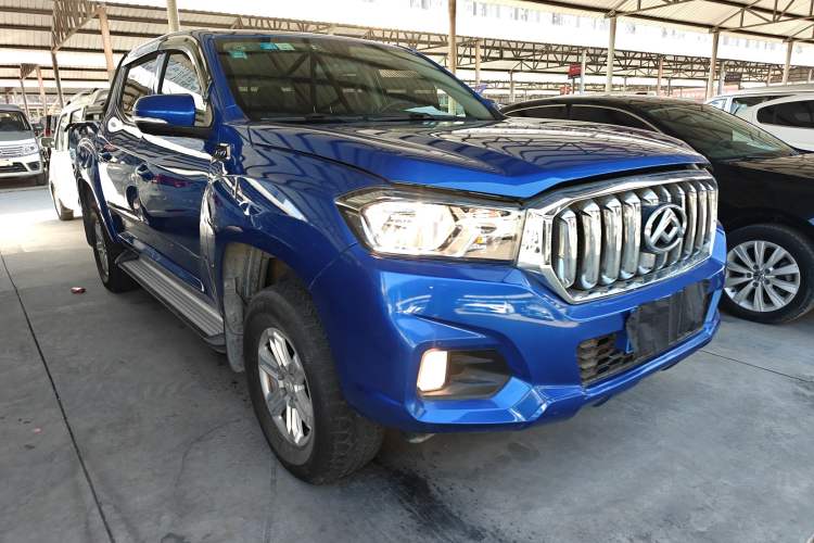 Used SAIC MAXUS T60 2017 2.0T Gasoline Automatic Two-Wheel Drive High-Ride Elite Standard Cabin Front Right 45 Deg