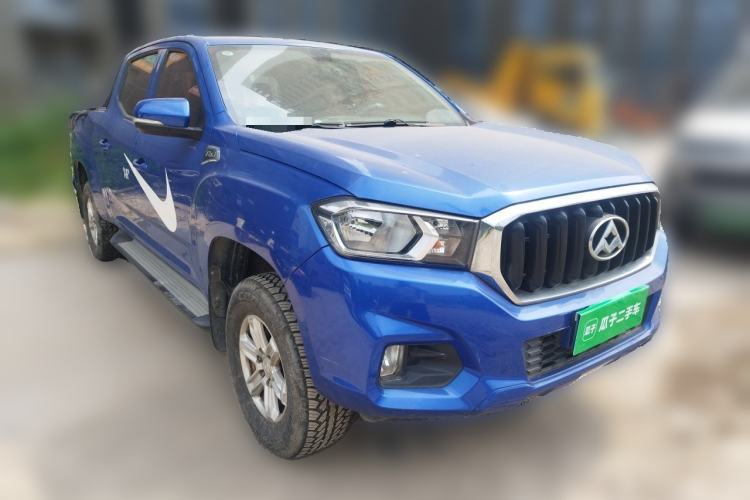 Used SAIC MAXUS T60 2017 2.4L Gasoline Manual Transmission Two-Wheel Drive High Ground Clearance Comfortable Version with Extended Cabin Front Right 45 Deg