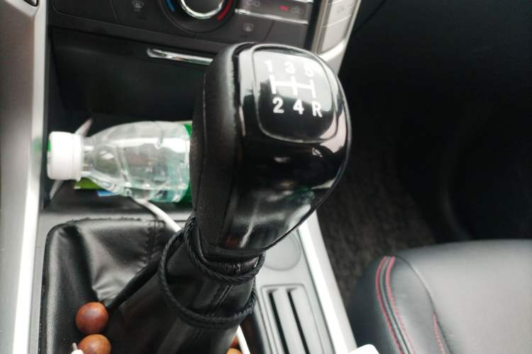 Used SAIC MAXUS T60 2017 2.4L Gasoline Manual Two-Wheel Drive High-Ride Elite Standard Van Gear Lever