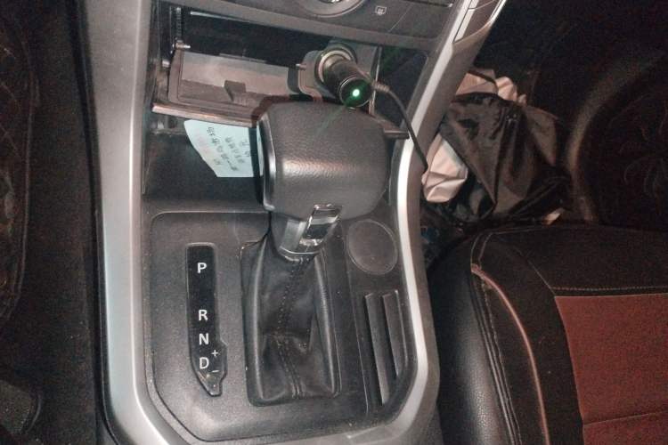 Used SAIC MAXUS T60 2017 2.0T Gasoline Automatic Two-Wheel Drive High-Ride Comfort-Grade Standard Cabin Gear Lever