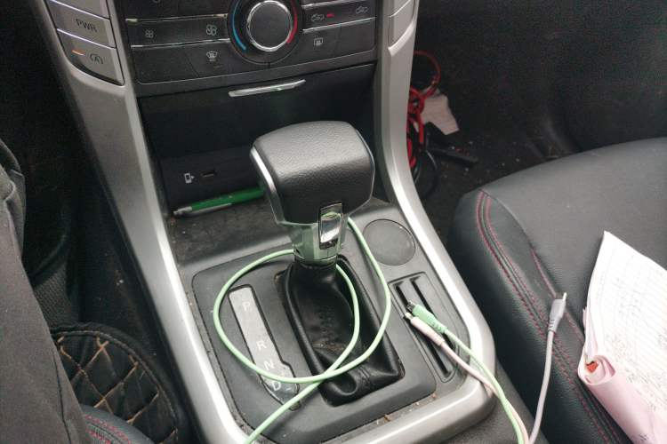 Used SAIC MAXUS T60 2017 2.0T Gasoline Automatic Two-Wheel Drive High-Ride Elite Standard Cabin Gear Lever