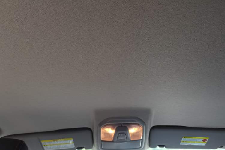 Used SAIC MAXUS T60 2017 2.0T Gasoline Automatic 4x4 High-Ride Elite Standard Cabin Headliner
