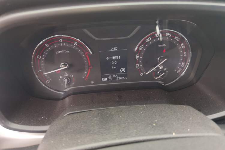 Used SAIC MAXUS T60 2017 2.0T Gasoline Automatic 4x4 High-Ride Elite Standard Cabin Instrument Cluster