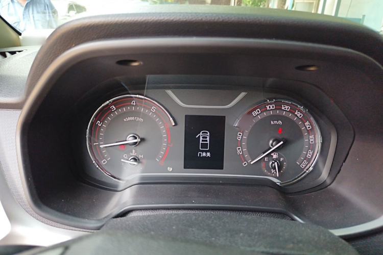 Used SAIC MAXUS T60 2017 2.0T Gasoline Automatic 4x4 High-Ride Elite Standard Cabin Instrument Cluster