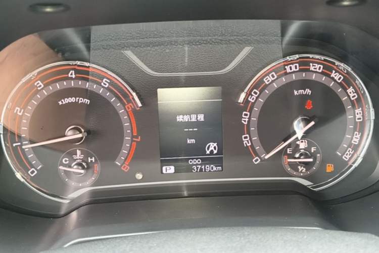 Used SAIC MAXUS T60 2017 2.0T Gasoline Automatic Two-Wheel Drive High-Ride Elite Standard Cabin Instrument Cluster