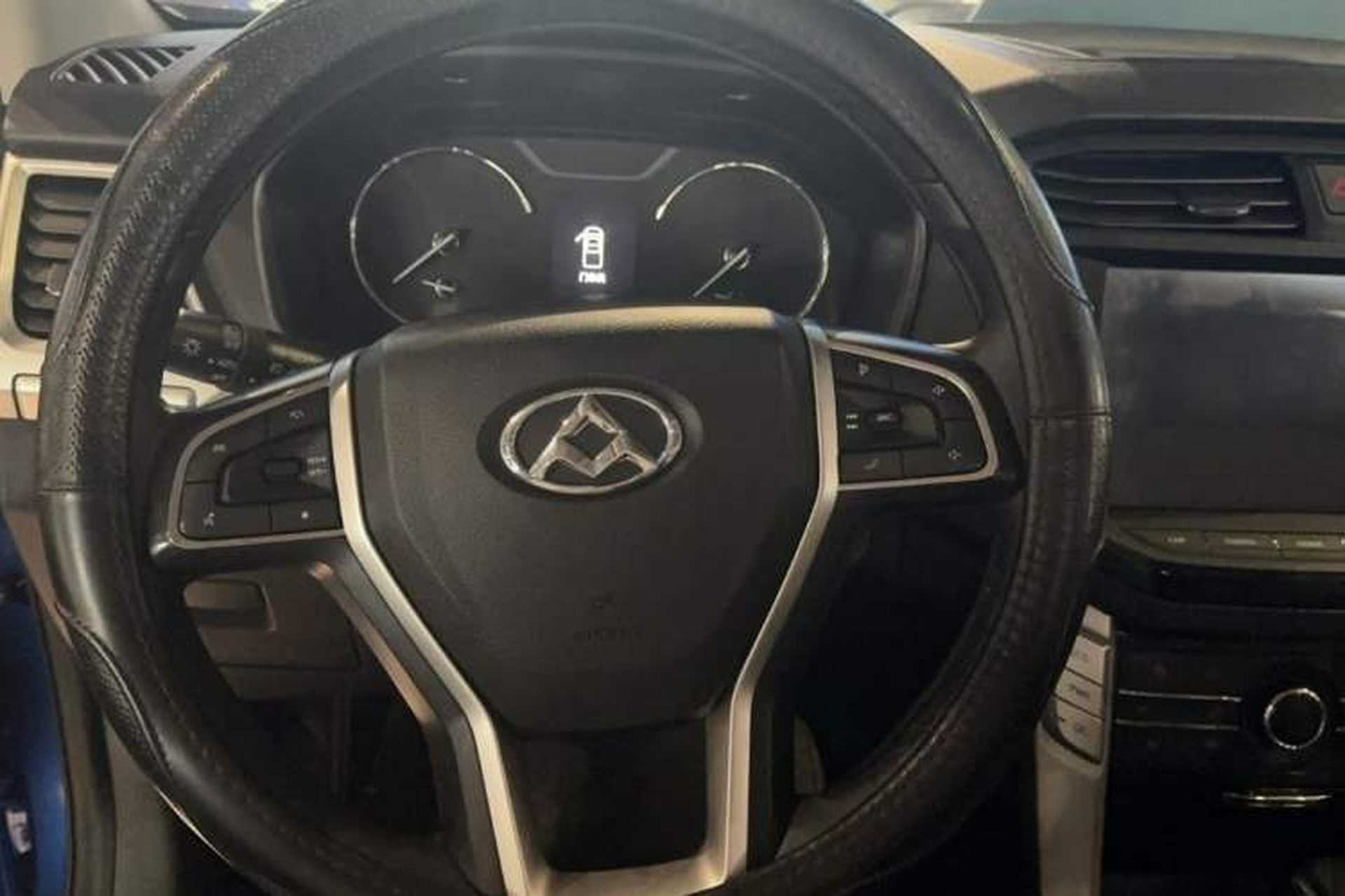 Used SAIC MAXUS T60 2017 2.0T Gasoline Automatic 4x4 High-Ride Flagship Long-Wheelbase Version Interior 1