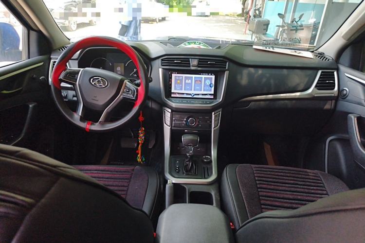 Used SAIC MAXUS T60 2017 2.0T Gasoline Automatic 4x4 High-Ride Elite Standard Cabin Interior 2