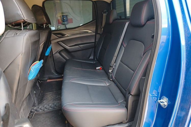 Used SAIC MAXUS T60 2017 2.0T Gasoline Automatic 4x4 High-Ride Elite Standard Cabin Interior 4