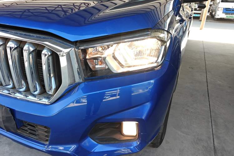 Used SAIC MAXUS T60 2017 2.0T Gasoline Automatic Two-Wheel Drive High-Ride Elite Standard Cabin Left Front Headlight