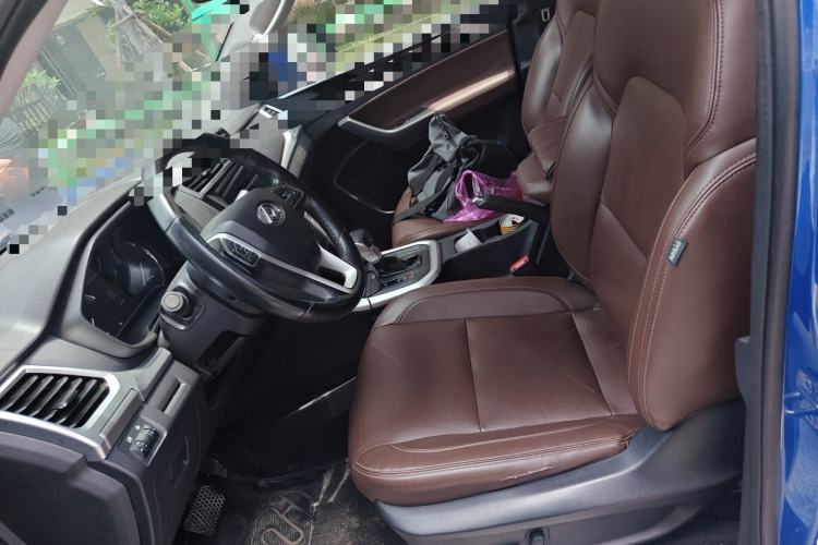 Used SAIC MAXUS T60 2017 2.0T Gasoline Automatic Two-Wheel Drive High-Ride Luxury Standard Cab Left Front Seat