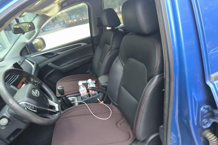 Used SAIC MAXUS T60 2017 2.8T Diesel Manual Two-Wheel Drive High-Ride Comfort Plus Long-Body Emission Standard V Left Front Seat