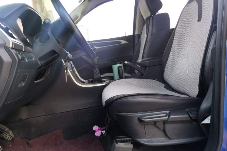 Used SAIC MAXUS T60 2017 2.4L Gasoline Manual 4x4 High-Profile Elite Standard Cabin Left Front Seat