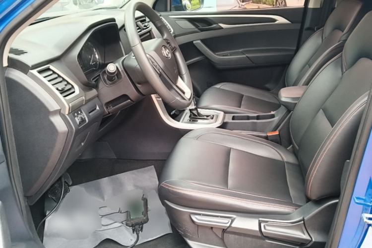 Used SAIC MAXUS T60 2017 2.0T Gasoline Automatic Two-Wheel Drive High-Ride Elite Standard Cabin Left Front Seat
