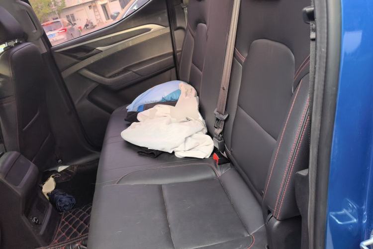 Used SAIC MAXUS T60 2017 2.4L Gasoline Manual Two-Wheel Drive High-Ride Elite Standard Van Left Rear Seat