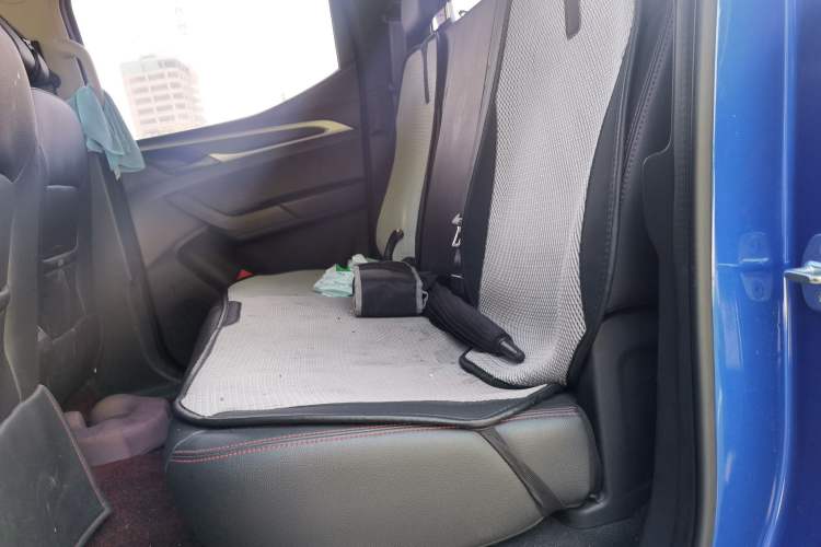 Used SAIC MAXUS T60 2017 2.4L Gasoline Manual 4x4 High-Profile Elite Standard Cabin Left Rear Seat