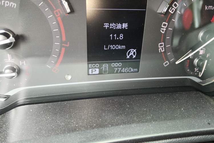 Used SAIC MAXUS T60 2017 2.0T Gasoline Automatic Two-Wheel Drive High-Ride Elite Standard Cabin Odometer Close Up