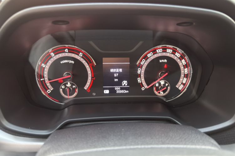Used SAIC MAXUS T60 2017 2.0T Gasoline Automatic Two-Wheel Drive High-Ride Elite Standard Cabin Odometer Close Up
