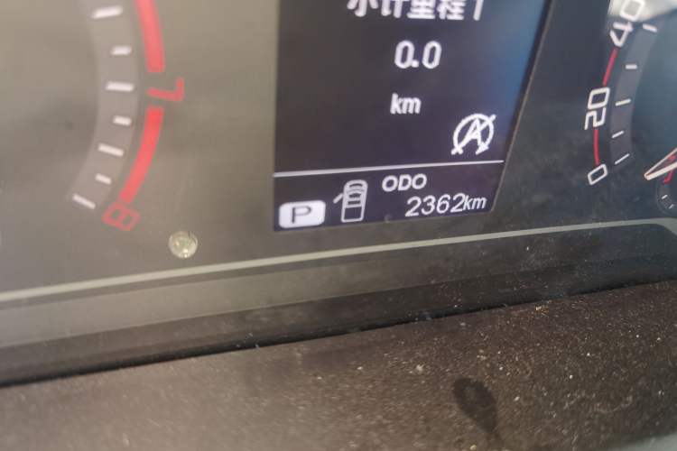 Used SAIC MAXUS T60 2017 2.0T Gasoline Automatic 4x4 High-Ride Elite Standard Cabin Odometer Close Up