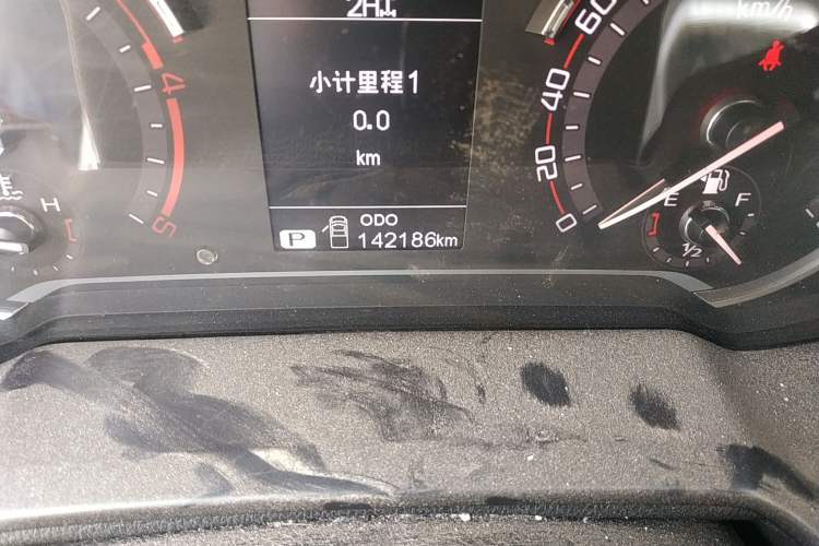 Used SAIC MAXUS T60 2017 2.8T Diesel Automatic 4x4 High-Ride Luxury Extended-Body Version China V Emission Standard Odometer Close Up