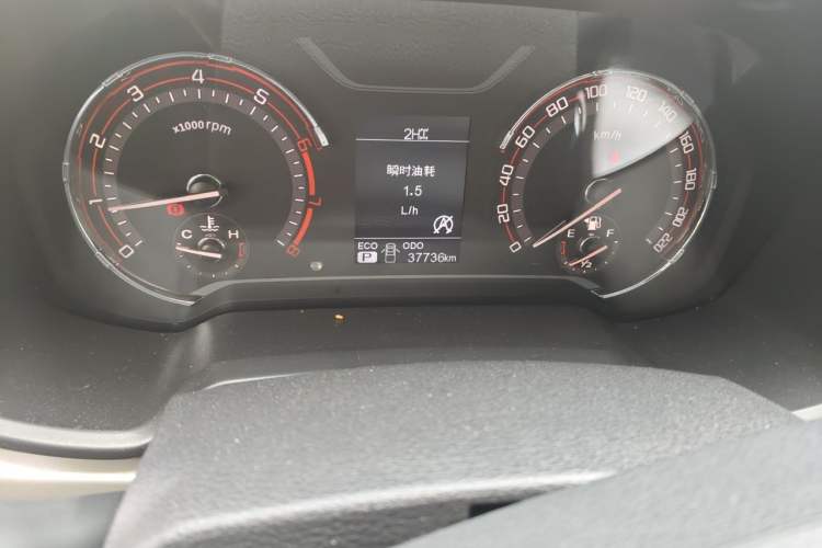 Used SAIC MAXUS T60 2017 2.0T Gasoline Automatic 4x4 High-Ride Elite Standard Cabin Odometer Close Up