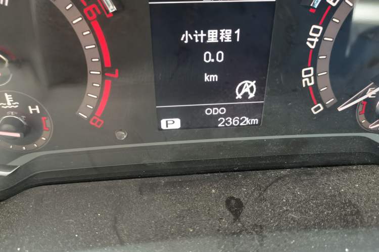 Used SAIC MAXUS T60 2017 2.0T Gasoline Automatic 4x4 High-Ride Elite Standard Cabin Odometer Close Up