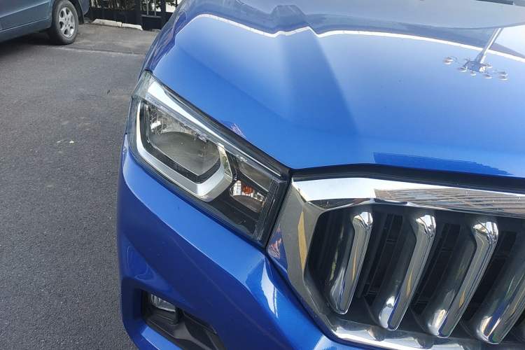 Used SAIC MAXUS T60 2017 2.8T Diesel Manual 4x4 High-Ride Elite Standard Cabin China V Emission Standard Right Front Headlight