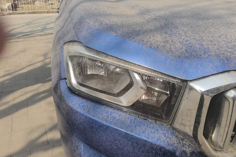 Used SAIC MAXUS T60 2017 2.0T Gasoline Automatic 4x4 High-Ride Elite Standard Cabin Right Front Headlight