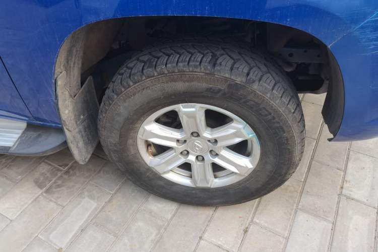 Used SAIC MAXUS T60 2017 2.0T Gasoline Automatic 4x4 High-Ride Elite Standard Cabin Right Front Wheel Hub