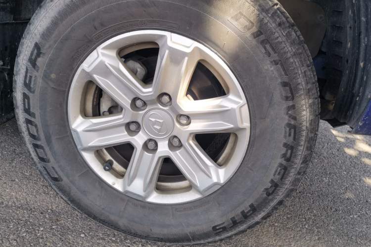 Used SAIC MAXUS T60 2017 2.4L Gasoline Manual 4x4 High-Profile Elite Standard Cabin Right Front Wheel Hub
