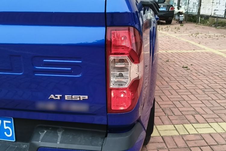 Used SAIC MAXUS T60 2017 2.0T Gasoline Automatic Two-Wheel Drive High-Ride Elite Standard Cabin Right Rear Taillight