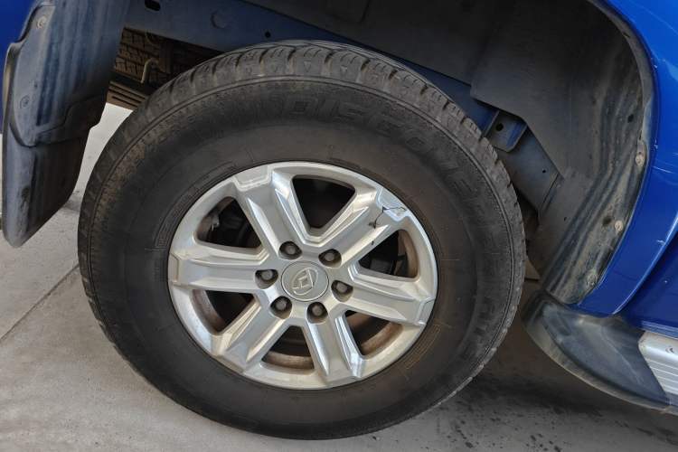 Used SAIC MAXUS T60 2017 2.0T Gasoline Automatic Two-Wheel Drive High-Ride Elite Standard Cabin Right Rear Wheel Hub