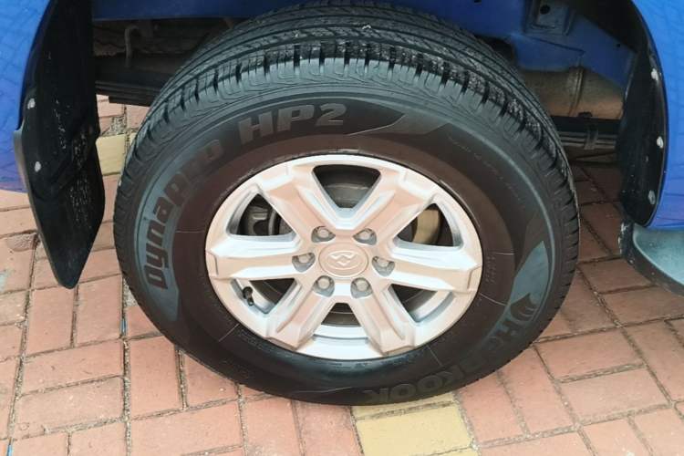 Used SAIC MAXUS T60 2017 2.0T Gasoline Automatic Two-Wheel Drive High-Ride Elite Standard Cabin Right Rear Wheel Hub