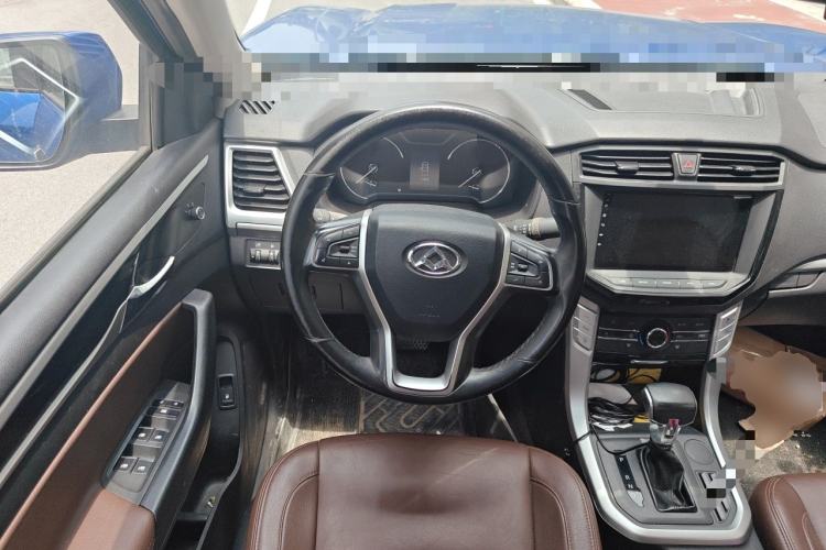 Used SAIC MAXUS T60 2017 2.0T Gasoline Automatic Two-Wheel Drive High-Ride Luxury Standard Cab Steering Wheel