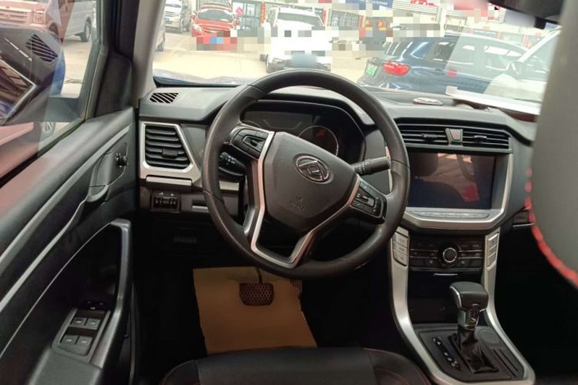 Used SAIC MAXUS T60 2017 2.0T Gasoline Automatic Two-Wheel Drive High-Ride Elite Standard Cabin Steering Wheel