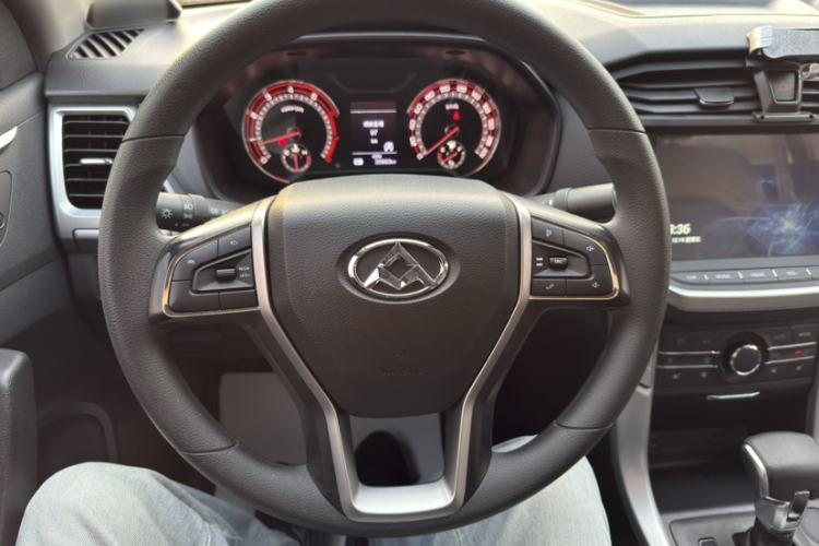 Used SAIC MAXUS T60 2017 2.0T Gasoline Automatic Two-Wheel Drive High-Ride Elite Standard Cabin Steering Wheel