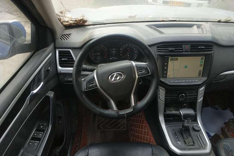 Used SAIC MAXUS T60 2017 2.8T Diesel Automatic 4x4 High-Ride Luxury Extended-Body Version China V Emission Standard Steering Wheel