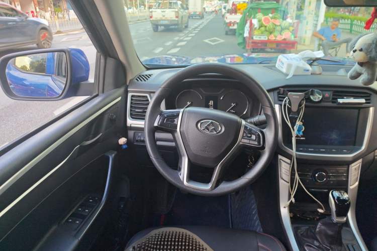 Used SAIC MAXUS T60 2017 2.8T Diesel Manual Two-Wheel Drive High-Ride Elite Long-Body Emission Standard V Steering Wheel