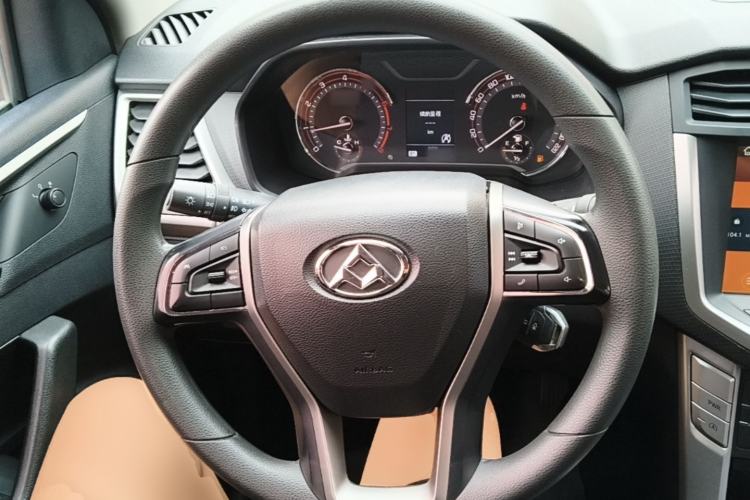Used SAIC MAXUS T60 2017 2.0T Gasoline Automatic Two-Wheel Drive High-Ride Elite Standard Cabin Steering Wheel
