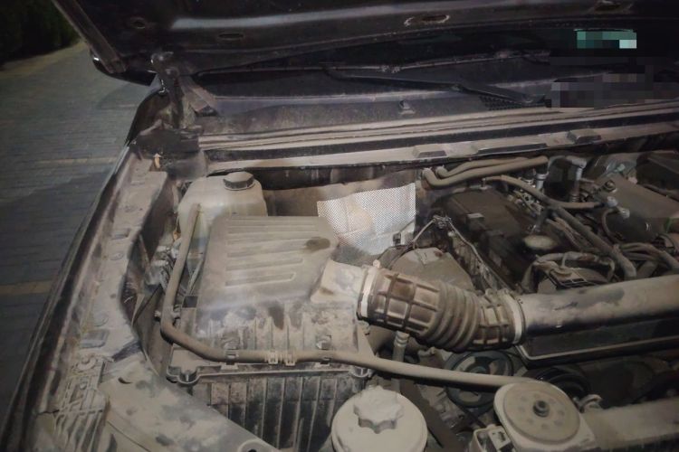 Used SAIC MAXUS T60 2017 2.4L Gasoline Manual Two-Wheel Drive High-Ride Elite Standard Van Engine Bay Right