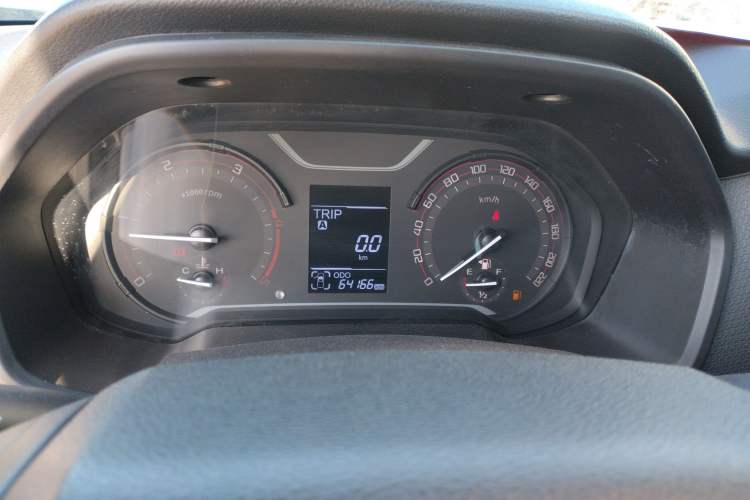 Used SAIC MAXUS T60 2017 2.8T Diesel Manual Two-Wheel Drive Low-Profile Comfort Version Long Wheelbase China V Emission Standard Instrument Cluster