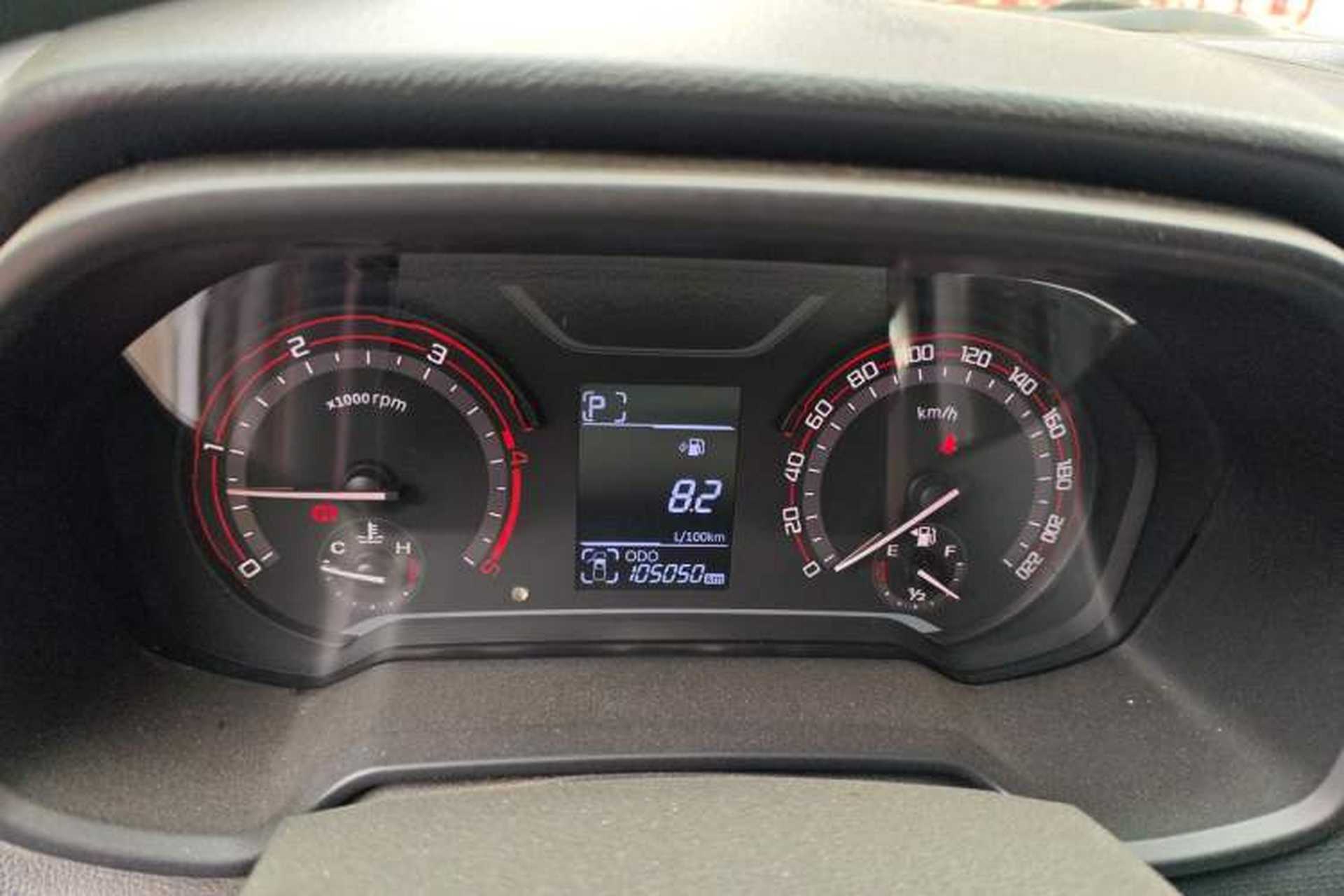 Used SAIC MAXUS T60 2017 2.8T Diesel Automatic Two-Wheel Drive High Ground Clearance Comfort Edition Standard Cabin China V Emission Standard Instrument Cluster