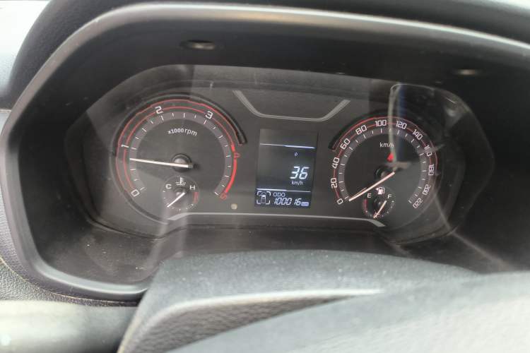 Used SAIC MAXUS T60 2017 2.8T Diesel Manual Two-Wheel Drive High-Ride Comfort Plus Long-Body Emission Standard V Instrument Cluster