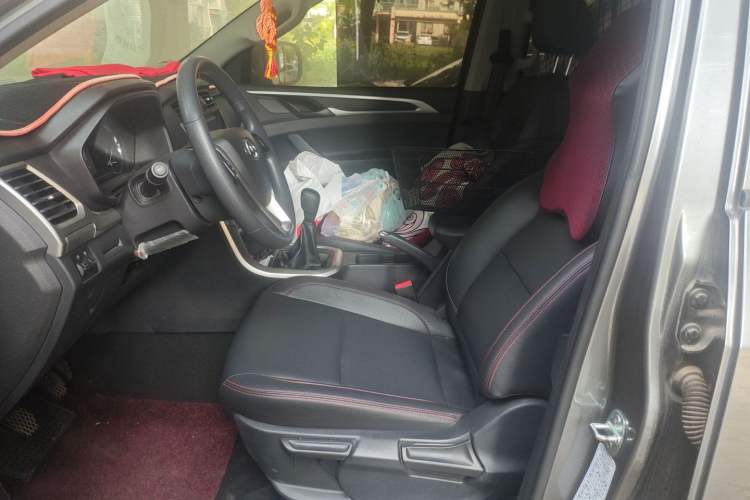 Used SAIC MAXUS T60 2017 2.4L Gasoline Manual Two-Wheel Drive High-Ride Elite Standard Van Left Front Seat
