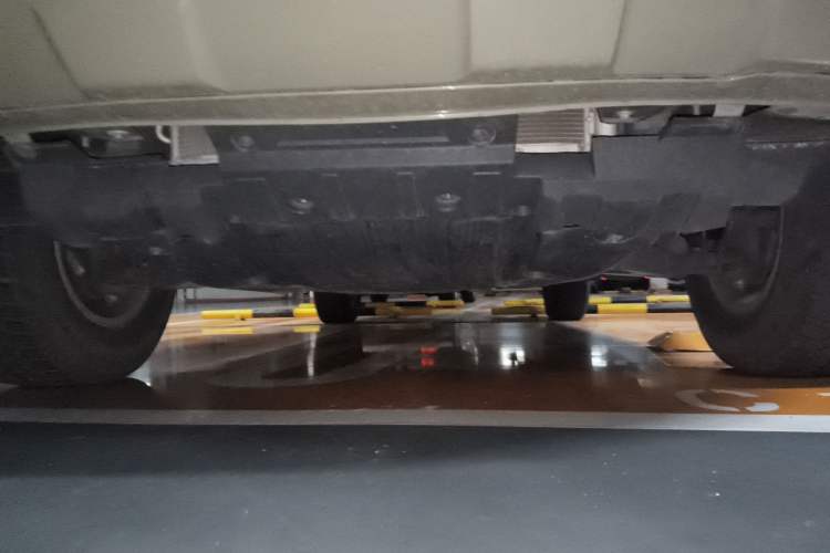 Used SAIC MAXUS T60 2017 2.0T Gasoline Automatic 4x4 High-Ride Elite Standard Cabin Chassis Front