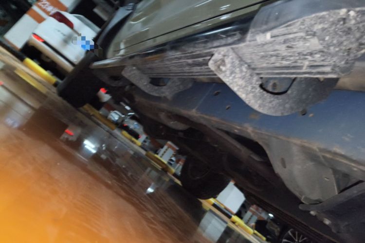 Used SAIC MAXUS T60 2017 2.0T Gasoline Automatic 4x4 High-Ride Elite Standard Cabin Chassis Front Right