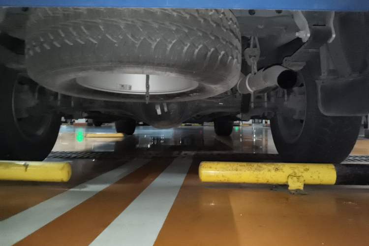 Used SAIC MAXUS T60 2017 2.0T Gasoline Automatic 4x4 High-Ride Elite Standard Cabin Chassis Rear