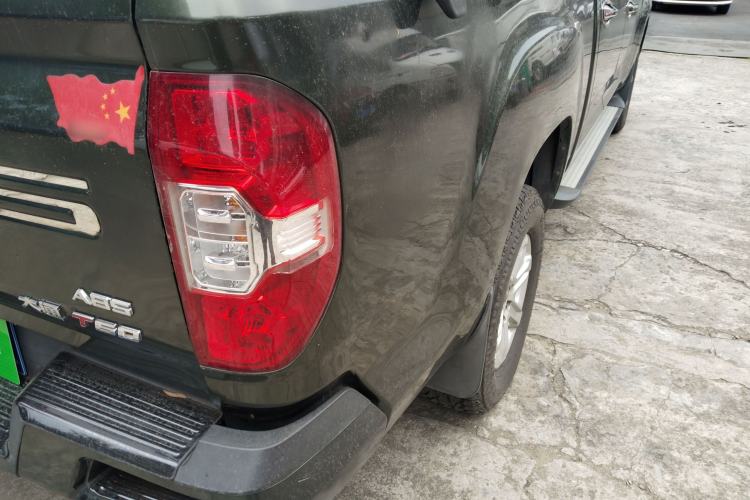 Used SAIC MAXUS T60 2017 2.4L Gasoline Manual Transmission Two-Wheel Drive High Ground Clearance Comfortable Version with Extended Cabin Exterior 6