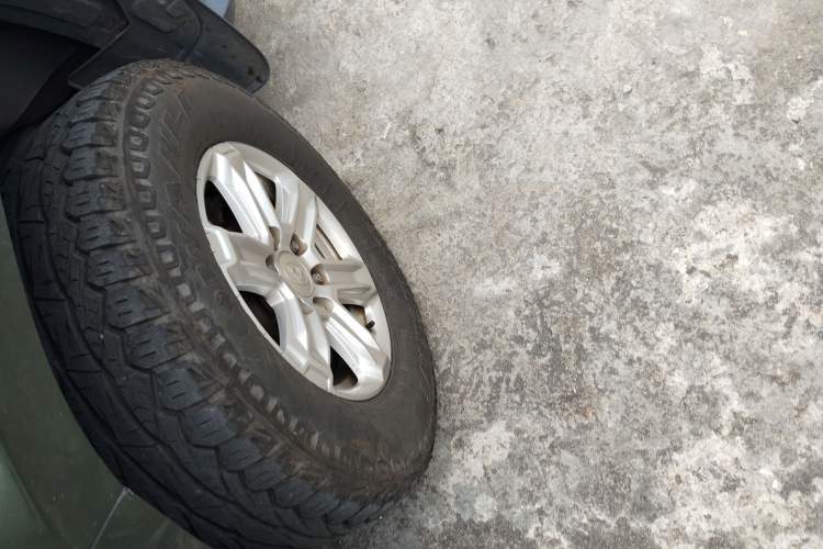 Used SAIC MAXUS T60 2017 2.4L Gasoline Manual Transmission Two-Wheel Drive High Ground Clearance Comfortable Version with Extended Cabin Exterior 7