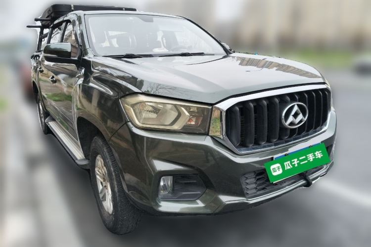 Used SAIC MAXUS T60 2017 2.8T Diesel Manual Two-Wheel Drive High-Ride Comfort Version Standard Cabin China V Emission Standard Front Right 45 Deg
